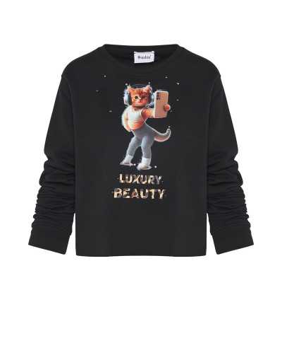Sweatshirt selfie cat