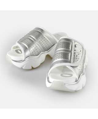 Σανδάλια BUFFALO 'Binary Pool' ασημί